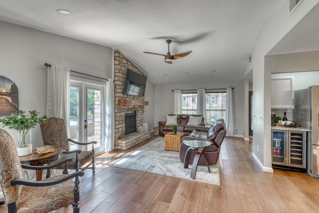 305 Onyx Horseshoe Bay TX 78657