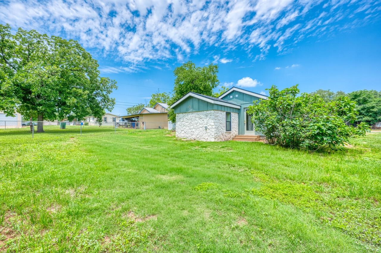 604 E Luce Street Llano TX 78643