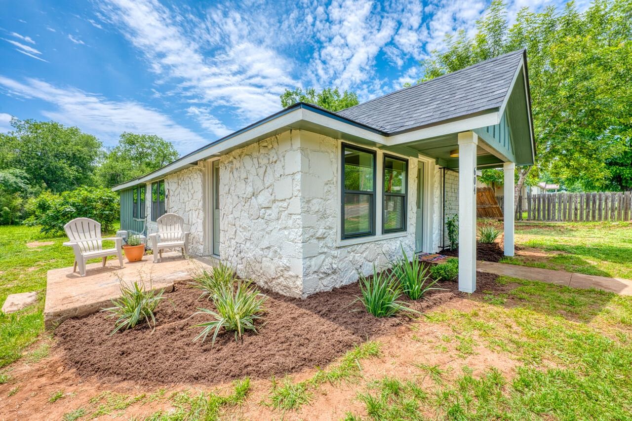 604 E Luce Street Llano TX 78643