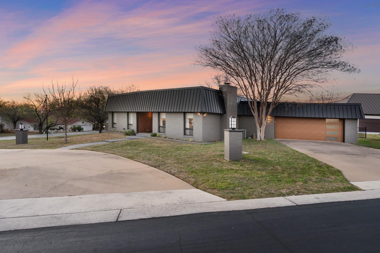 301 Sombrero Horseshoe Bay TX 78657