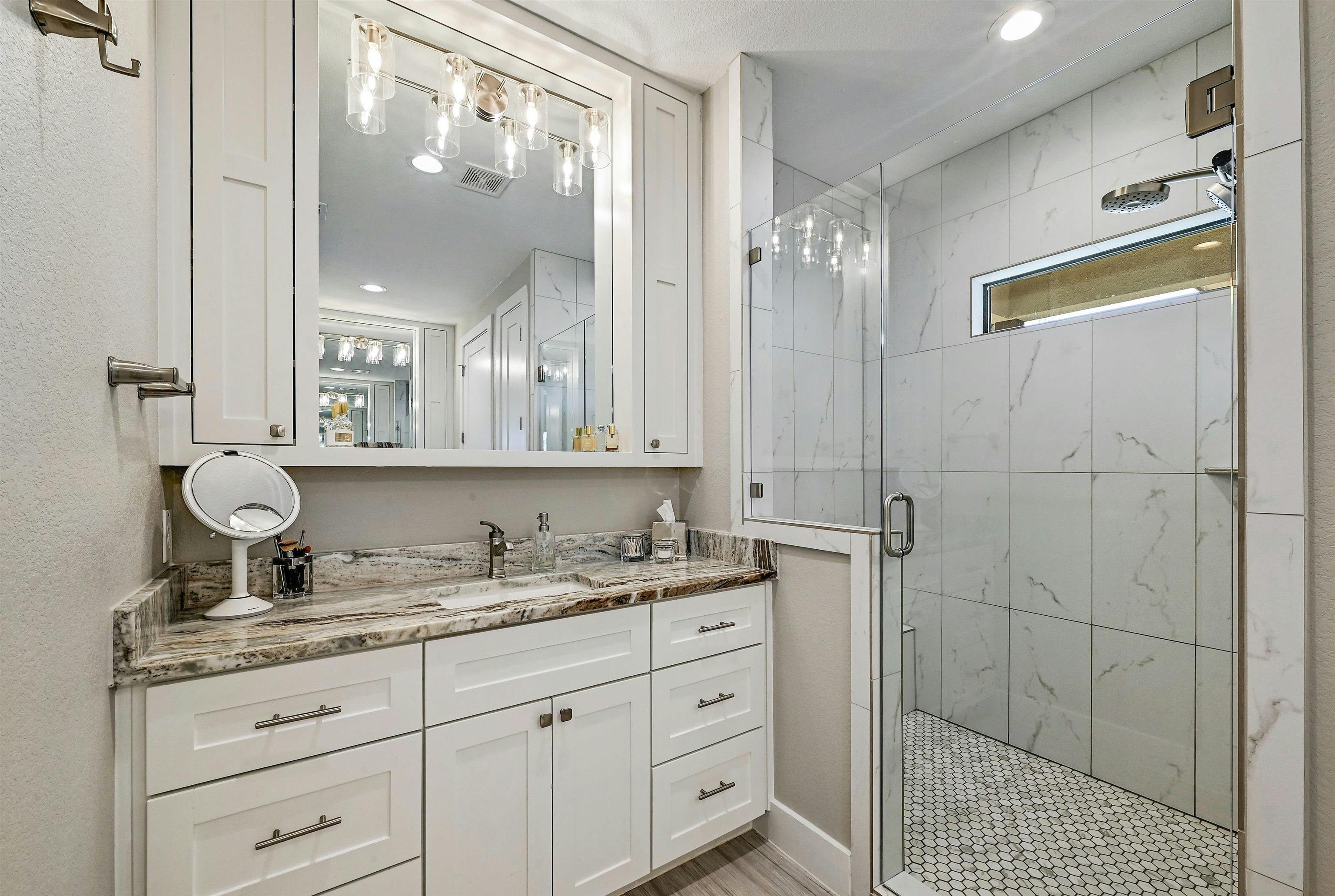 341 Sun Ray Horseshoe Bay TX 78657