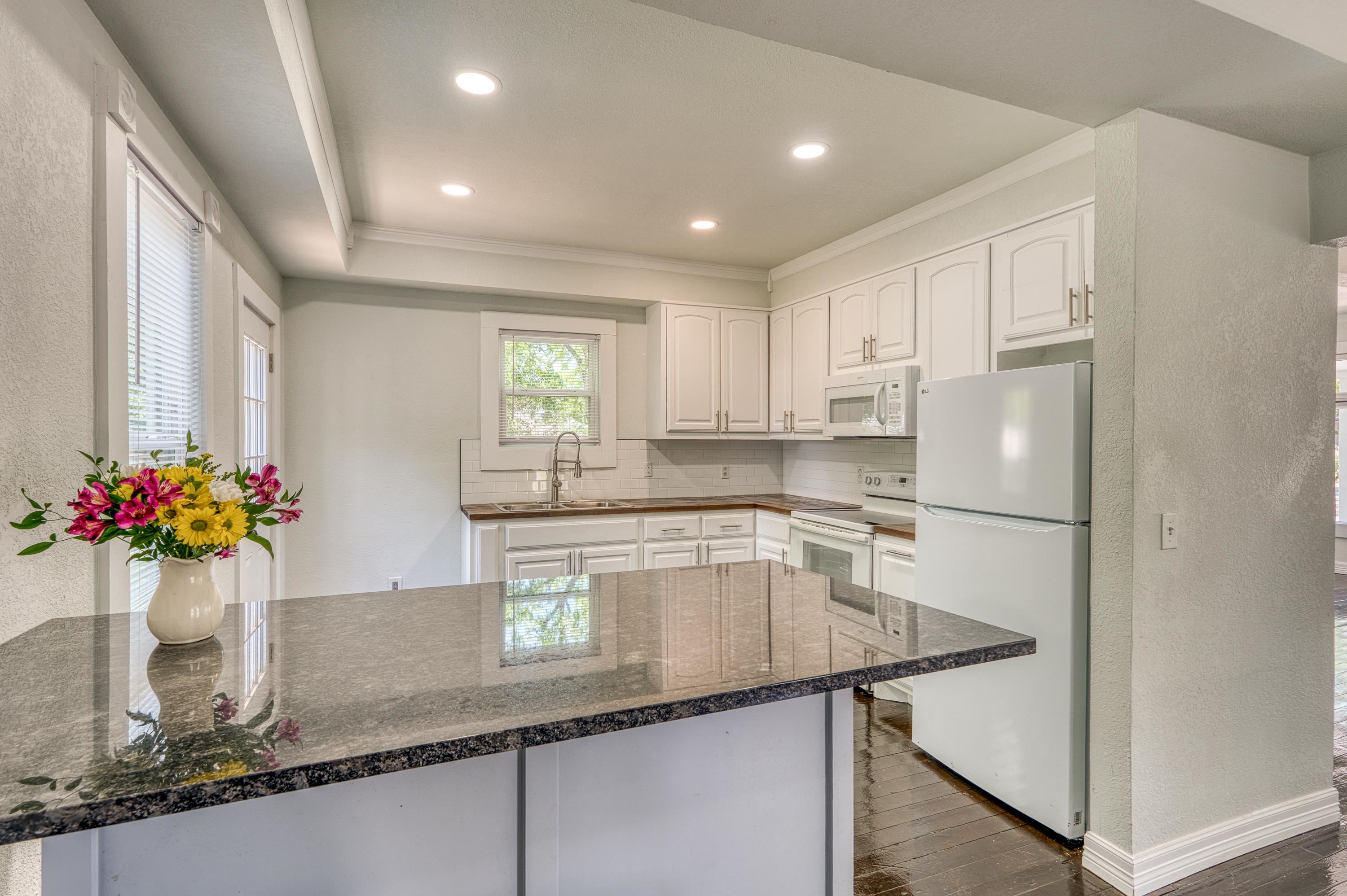 1005 Bayley Llano TX 78643