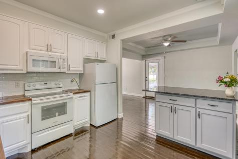1005 Bayley Llano TX 78643