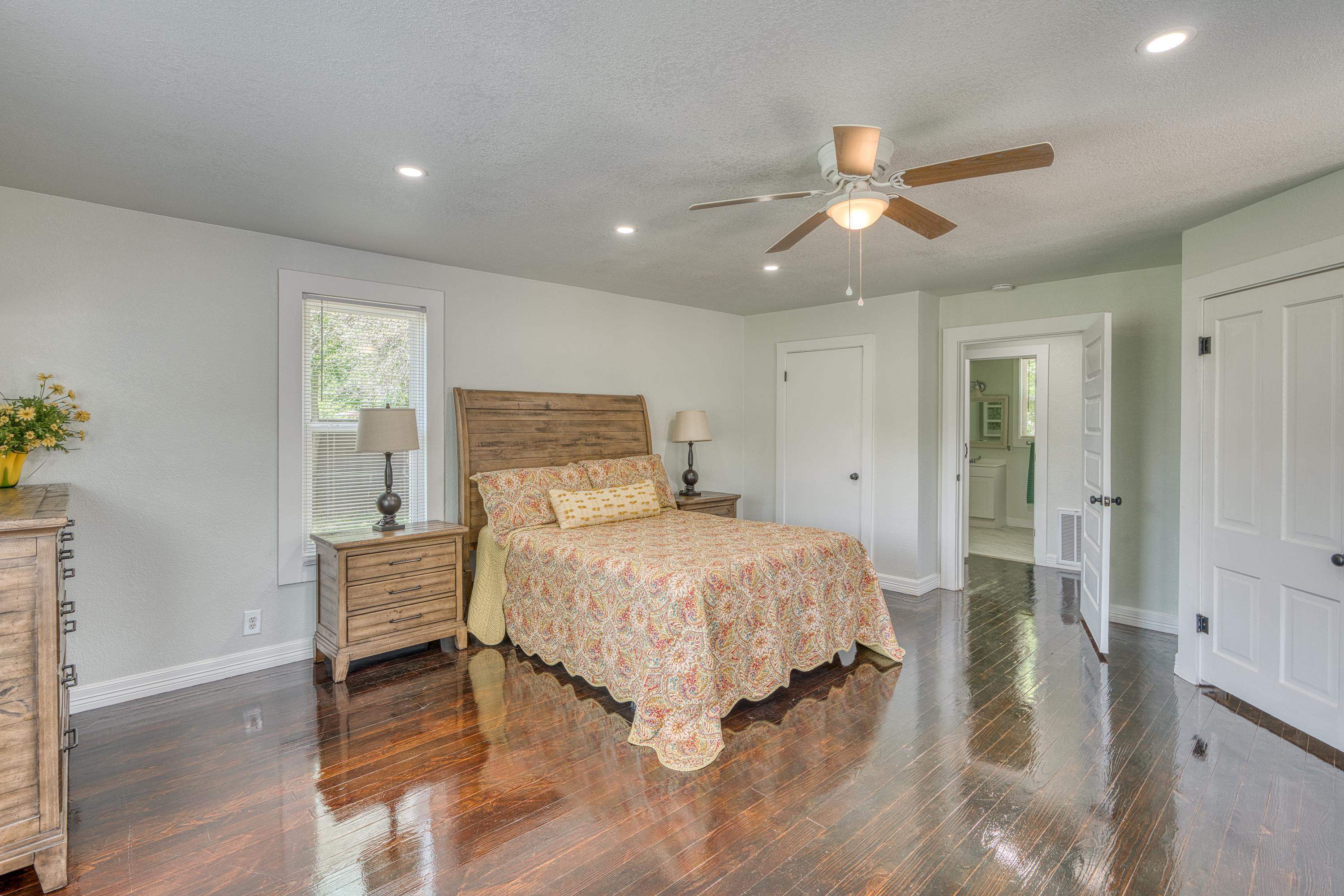 1005 Bayley Llano TX 78643