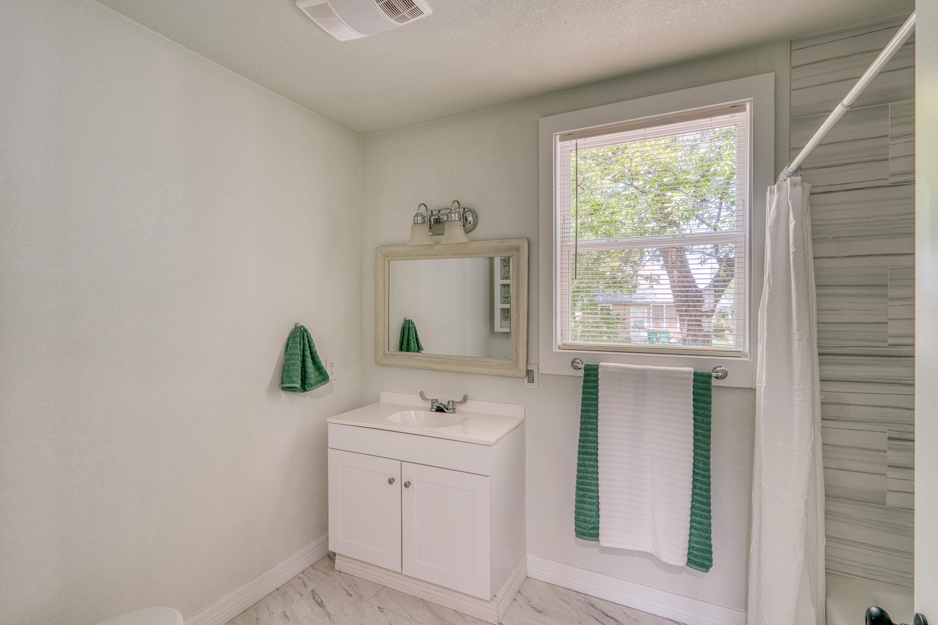 1005 Bayley Llano TX 78643