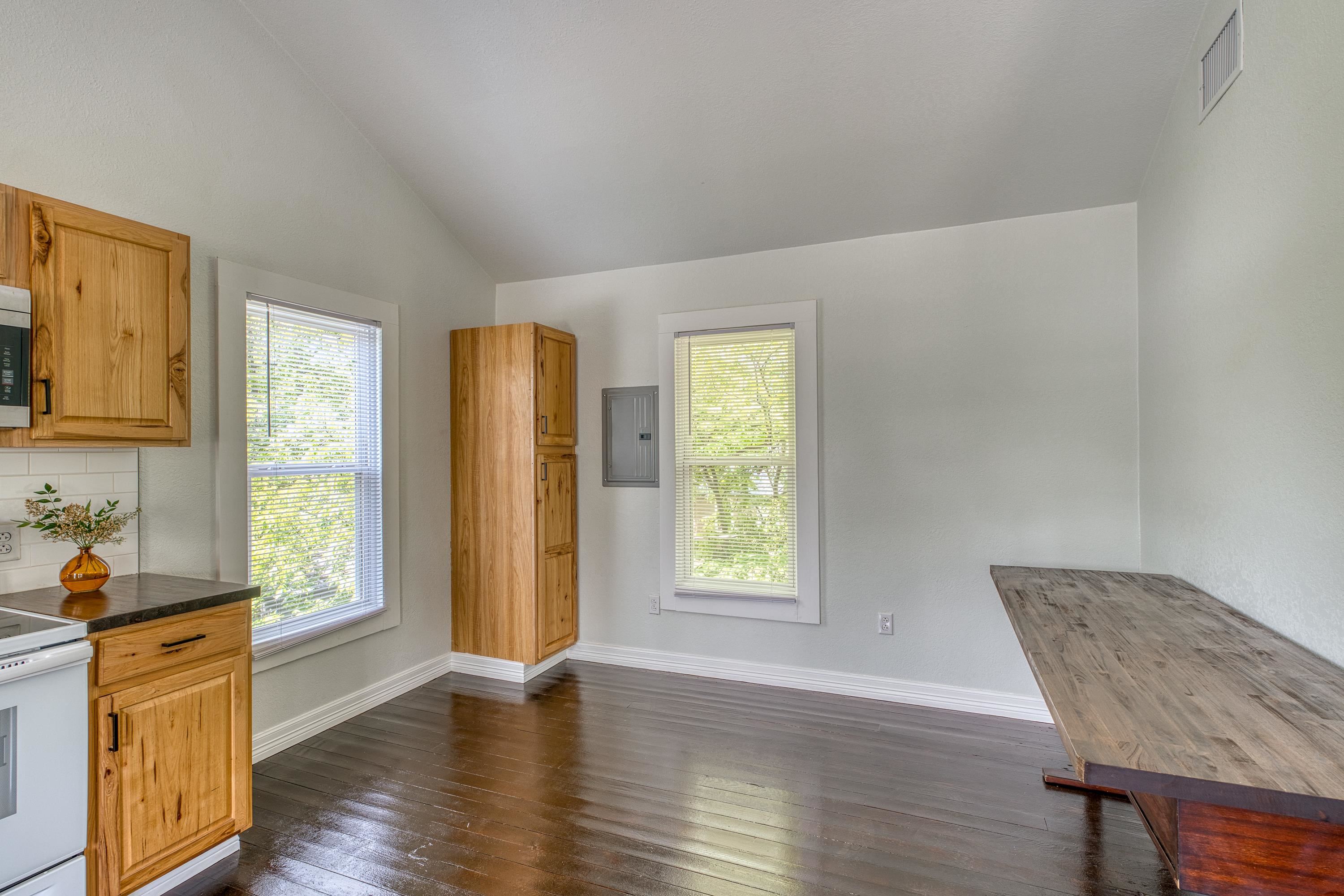 1005 Bayley Llano TX 78643