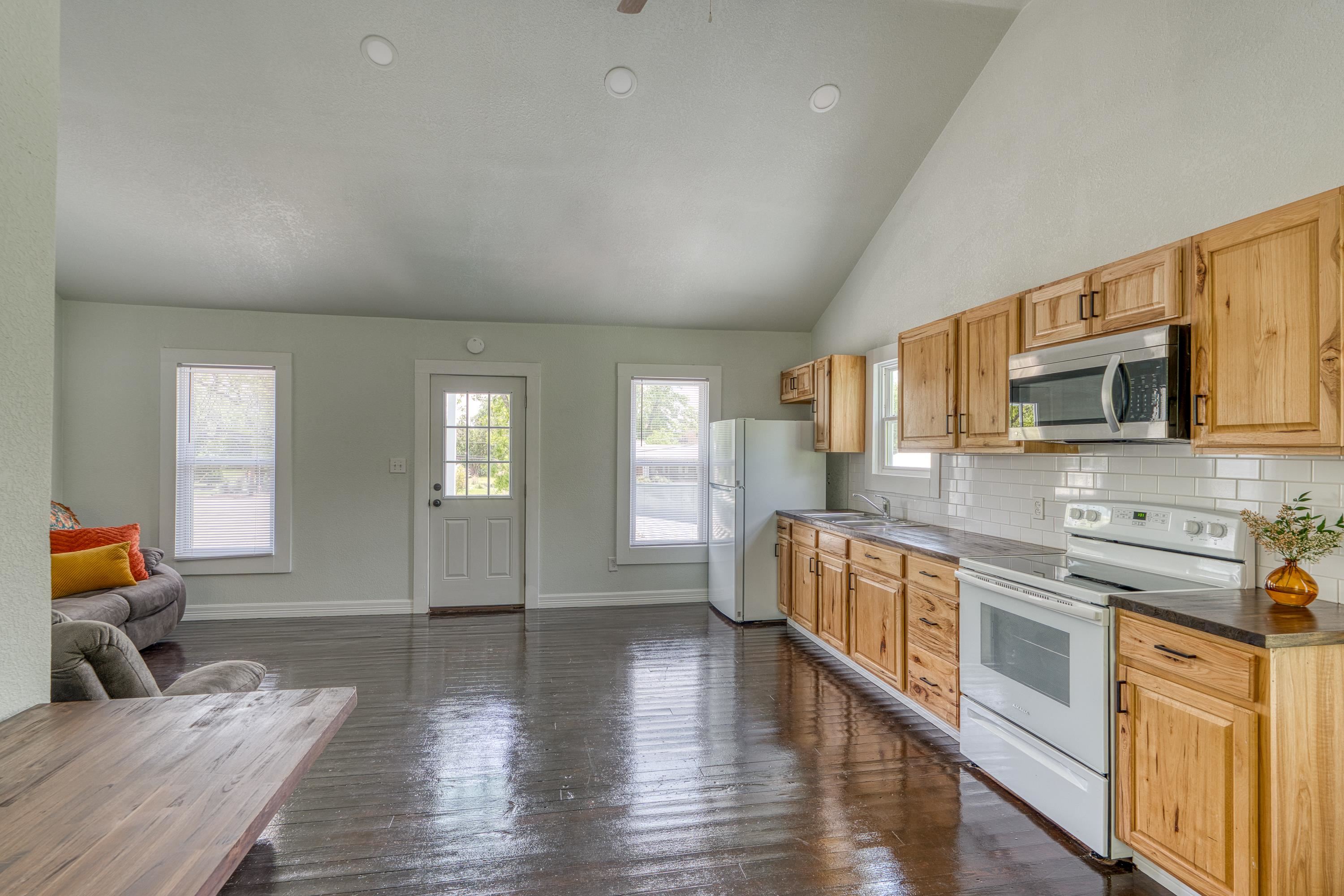 1005 Bayley Llano TX 78643