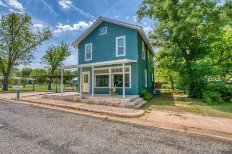 1005 Bayley Llano TX 78643