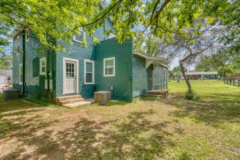 1005 Bayley Llano TX 78643