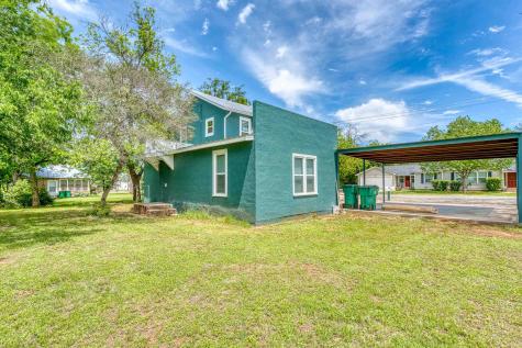1005 Bayley Llano TX 78643