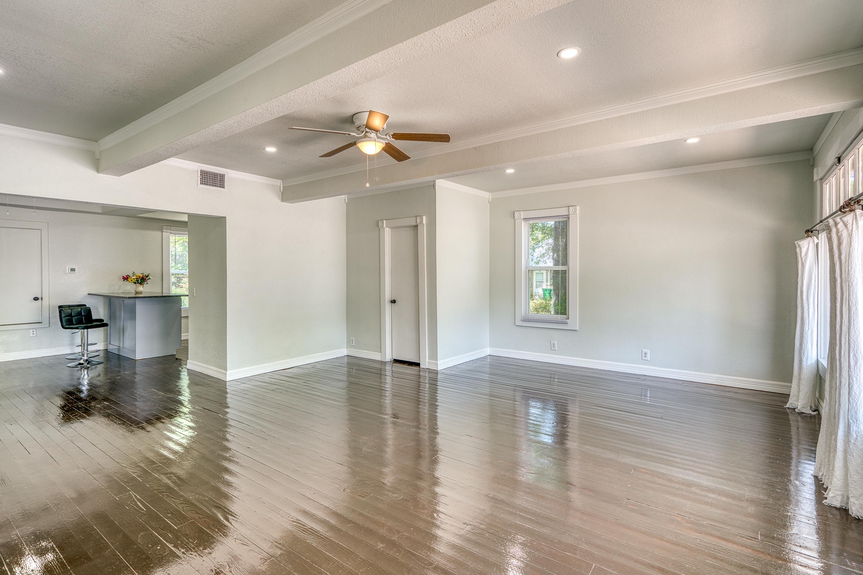 1005 Bayley Llano TX 78643