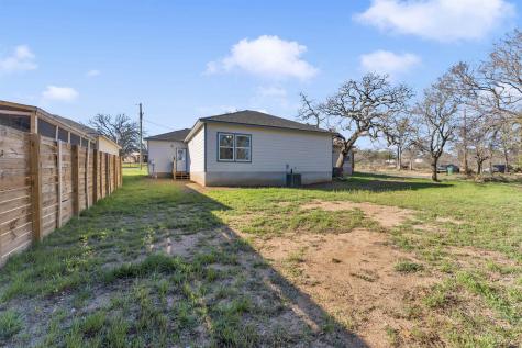 2220 Mcarthur Avenue Kingsland TX 78639