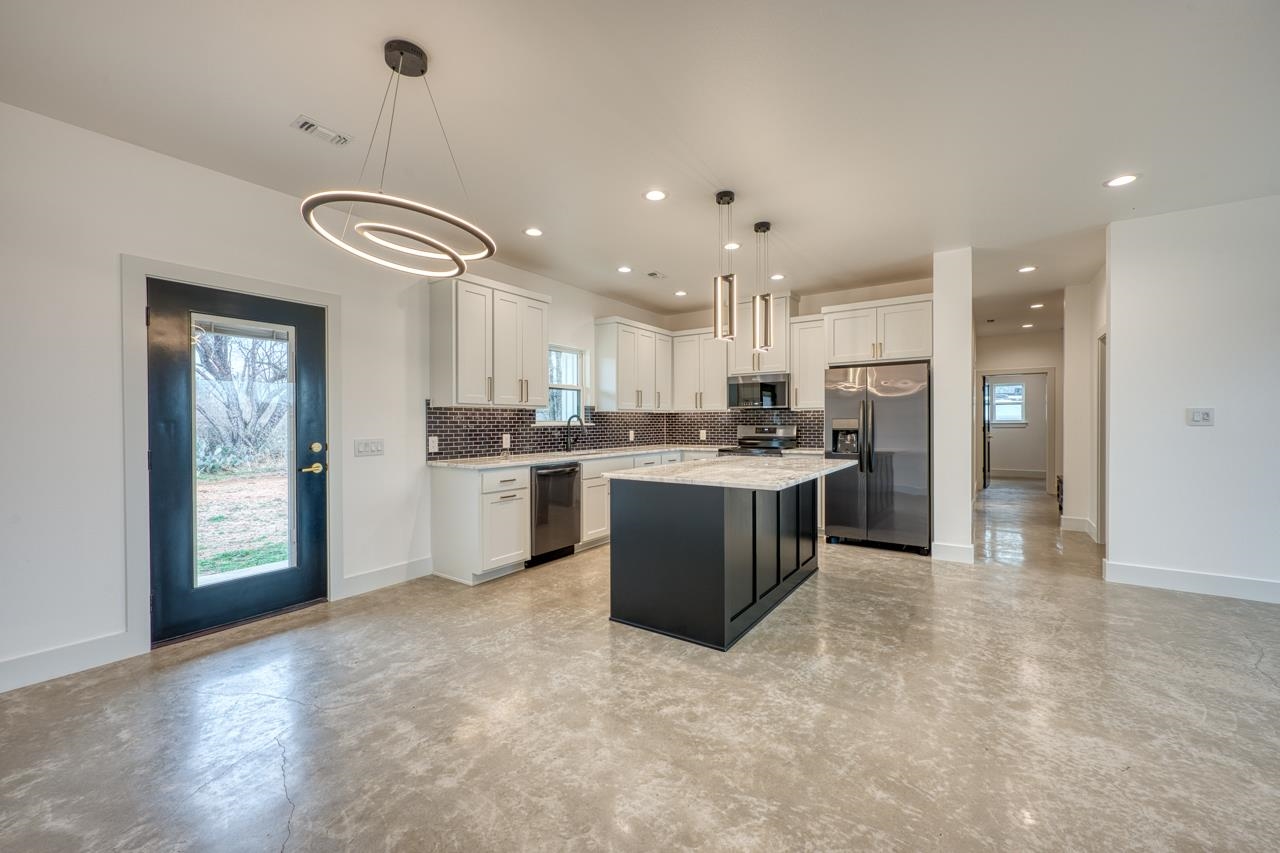 1501 Woodcrest Drive Granite Shoals TX 78654