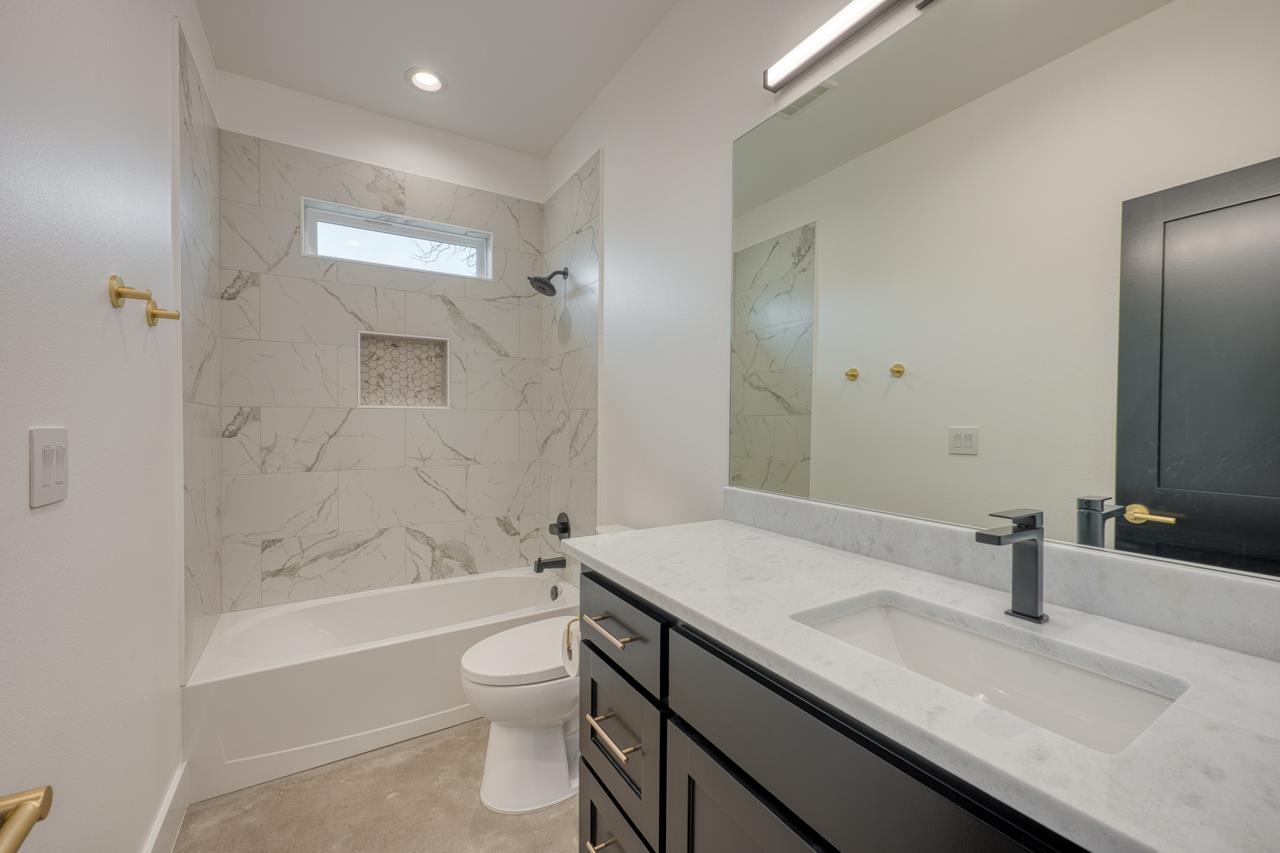1501 Woodcrest Drive Granite Shoals TX 78654