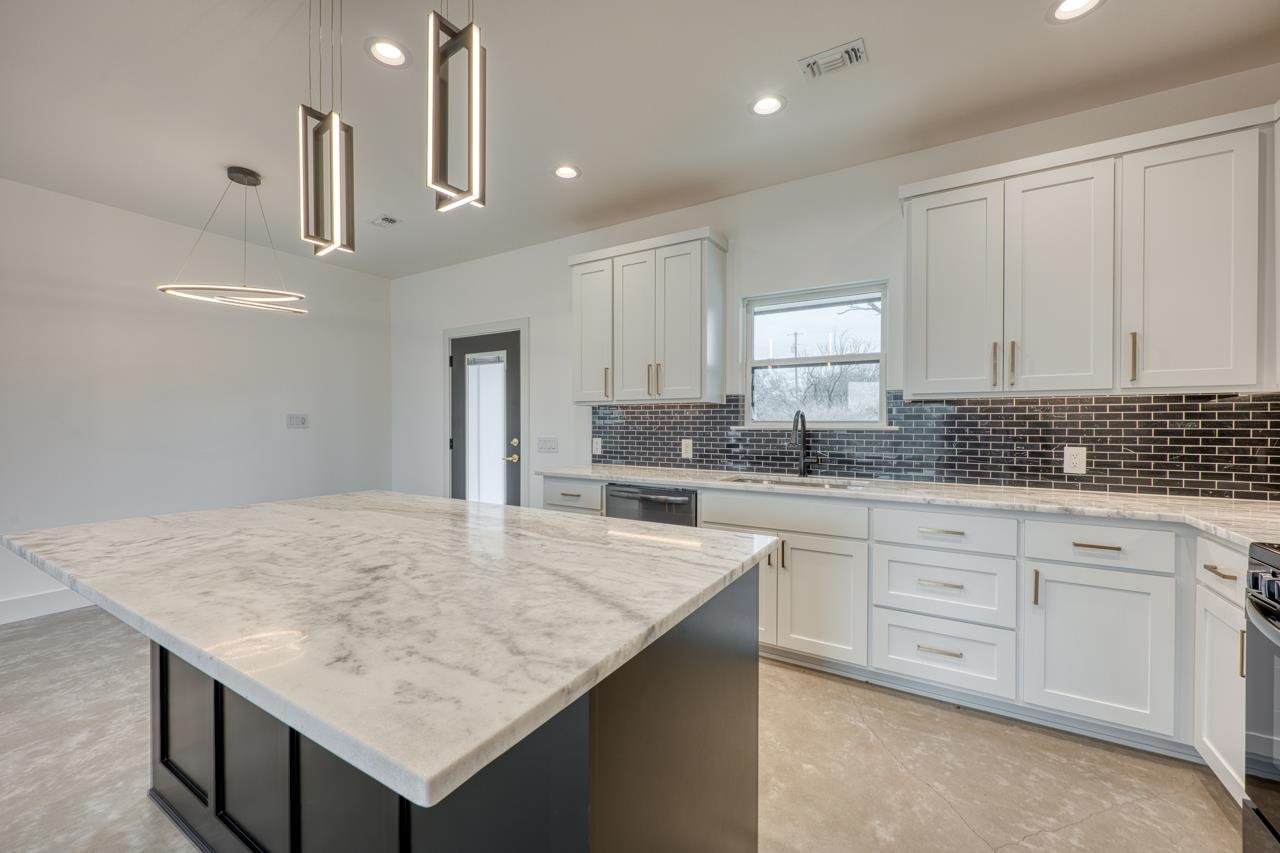 1501 Woodcrest Drive Granite Shoals TX 78654