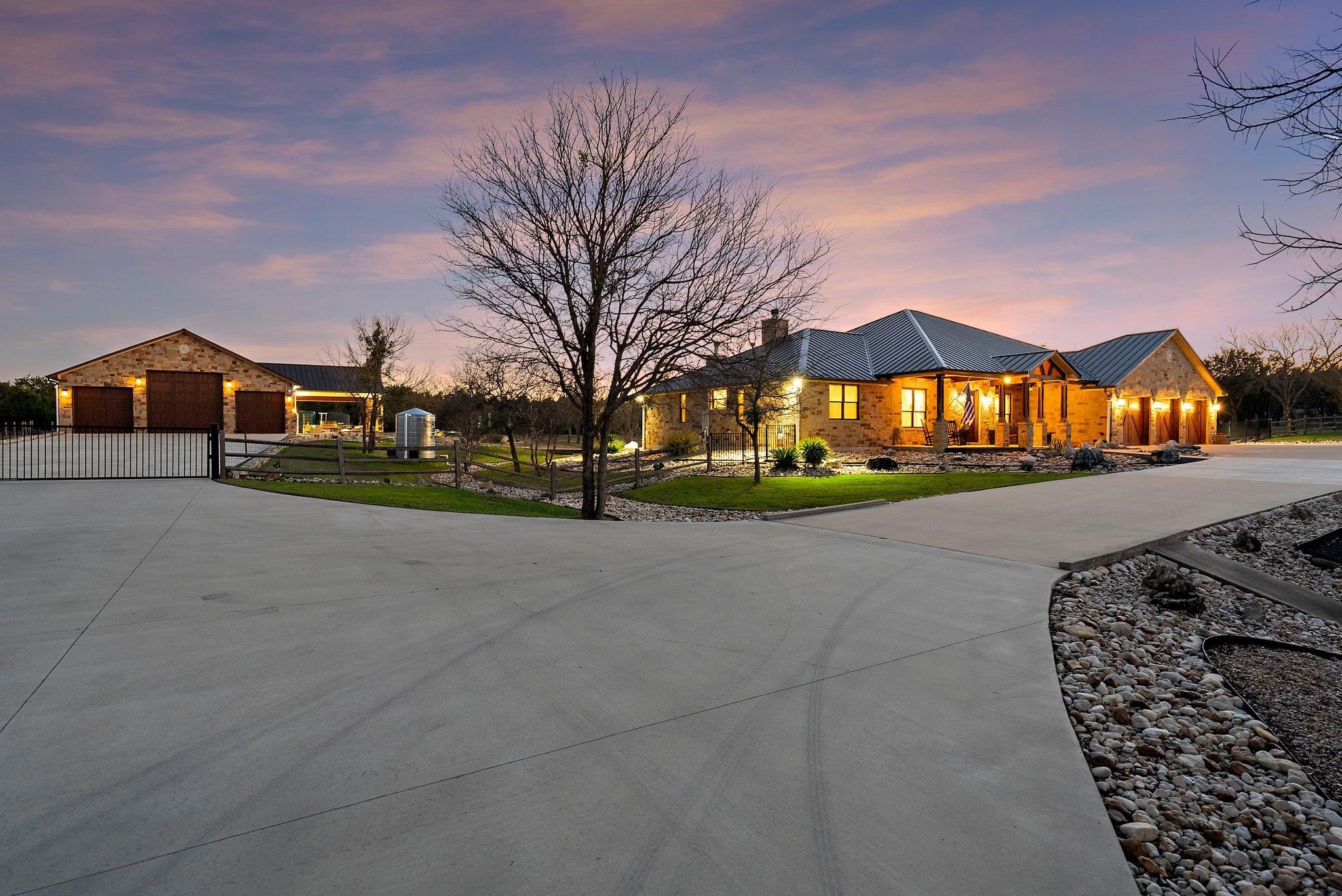 115 Oak Meadow Trail Spicewood TX 78669