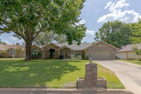 112 Broadmoor Street Meadowlakes TX 78654