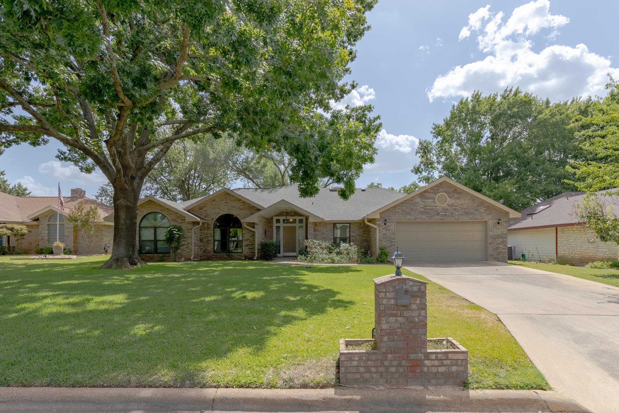 112 Broadmoor Street Meadowlakes TX 78654