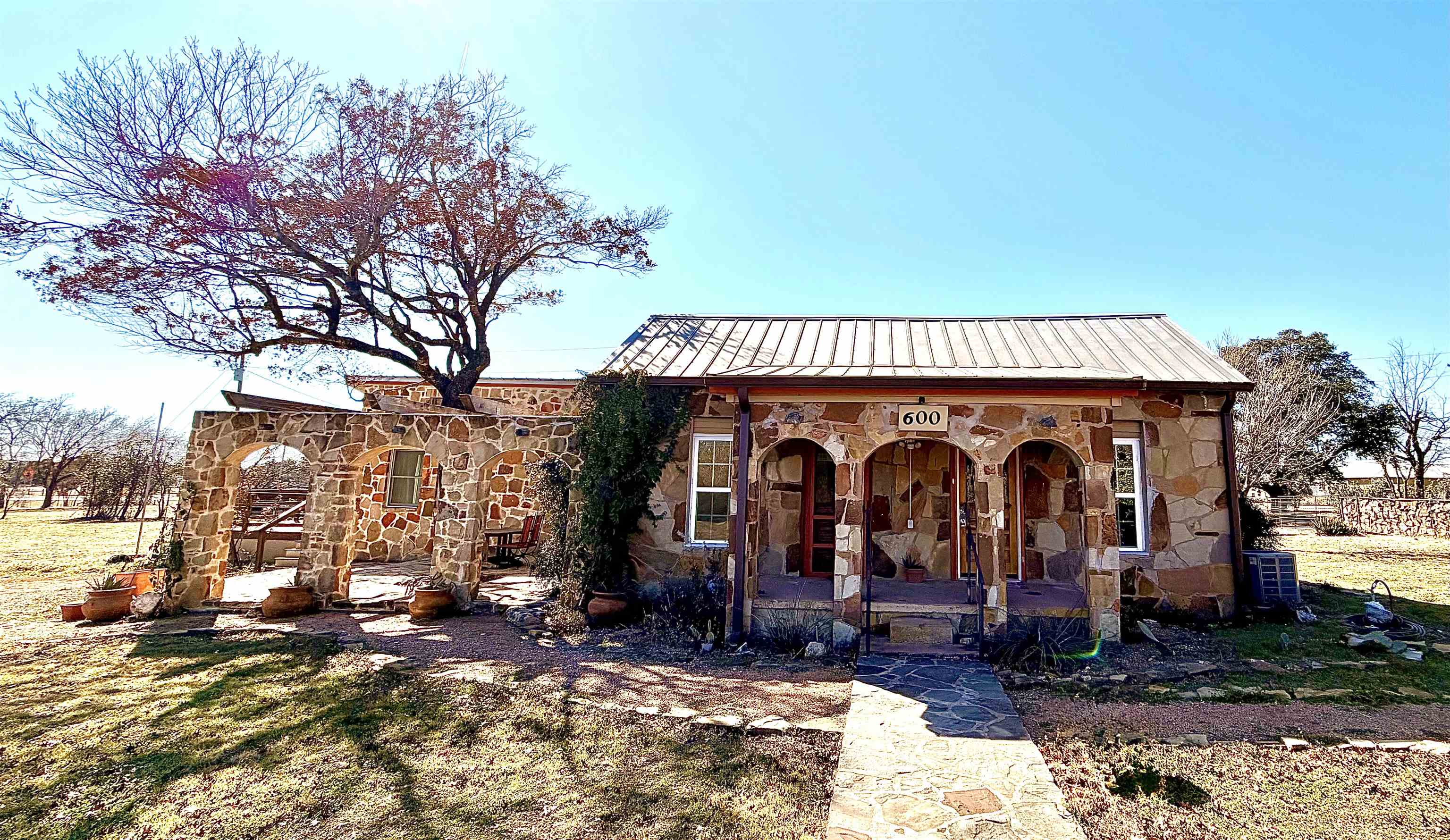 600 W Railway Street Lometa TX 76853