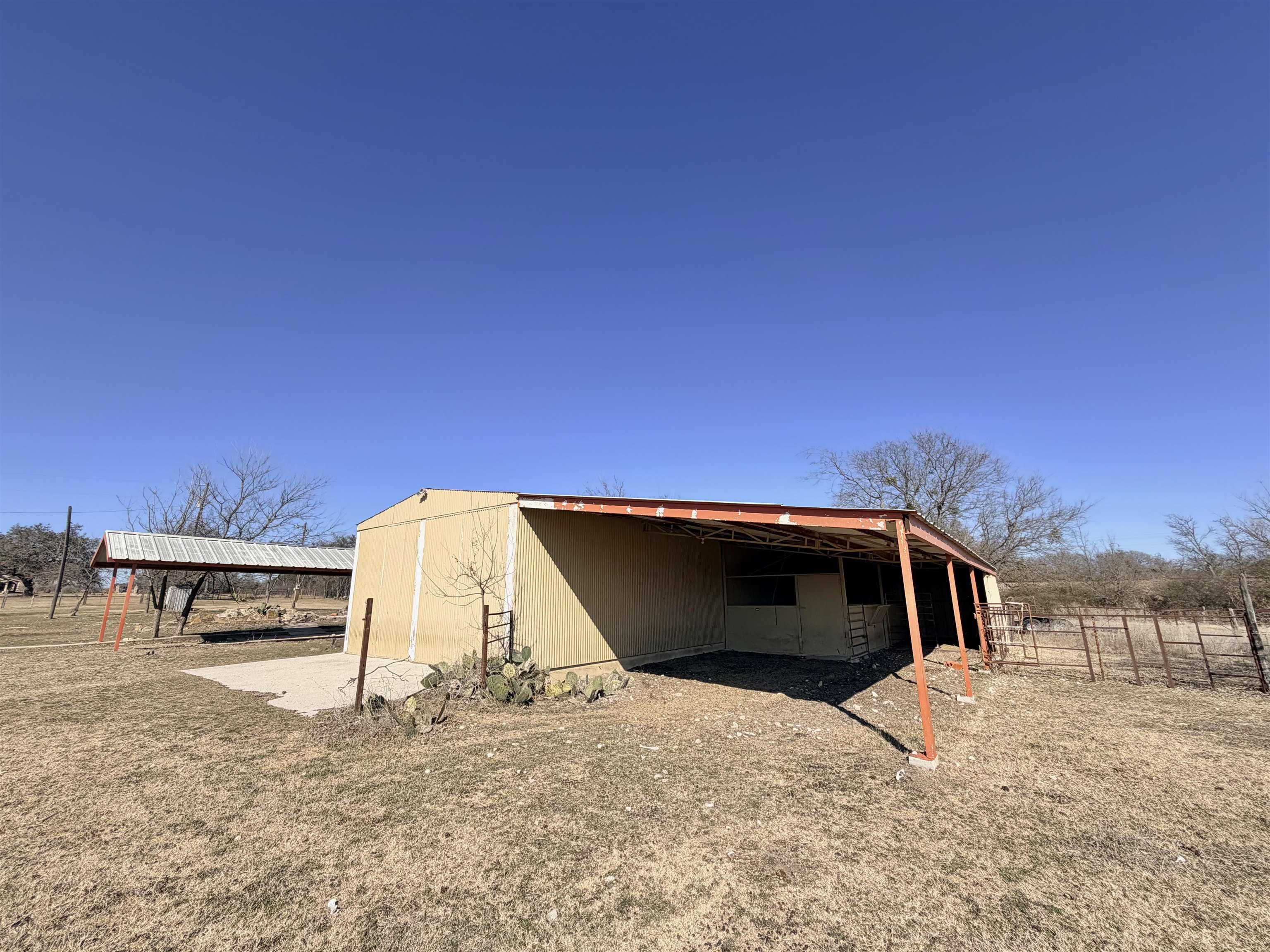 600 W Railway Street Lometa TX 76853