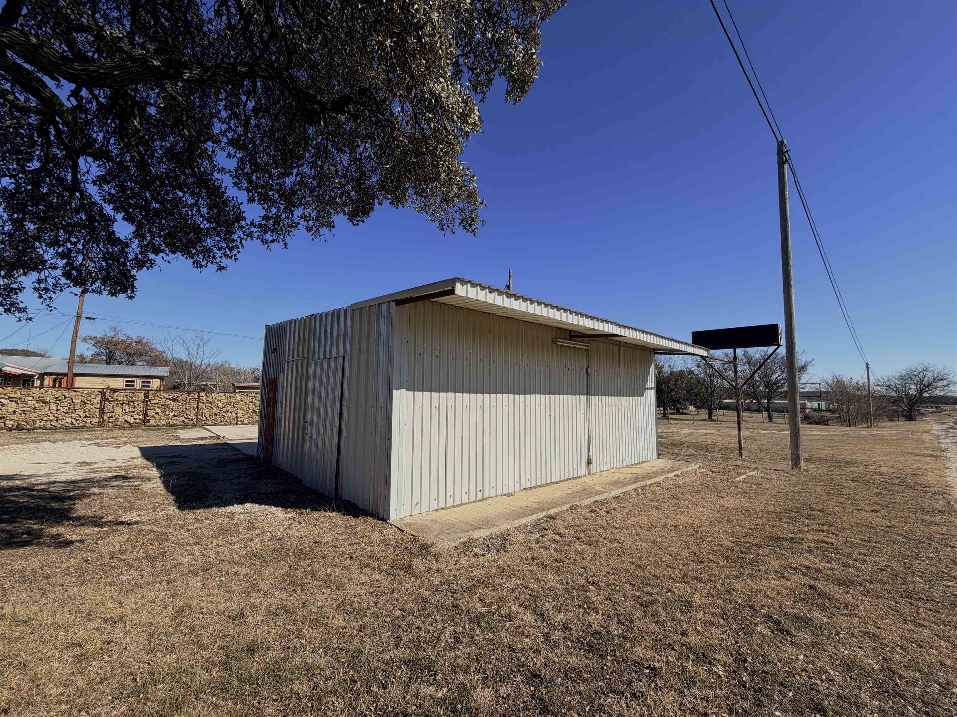 600 W Railway Street Lometa TX 76853