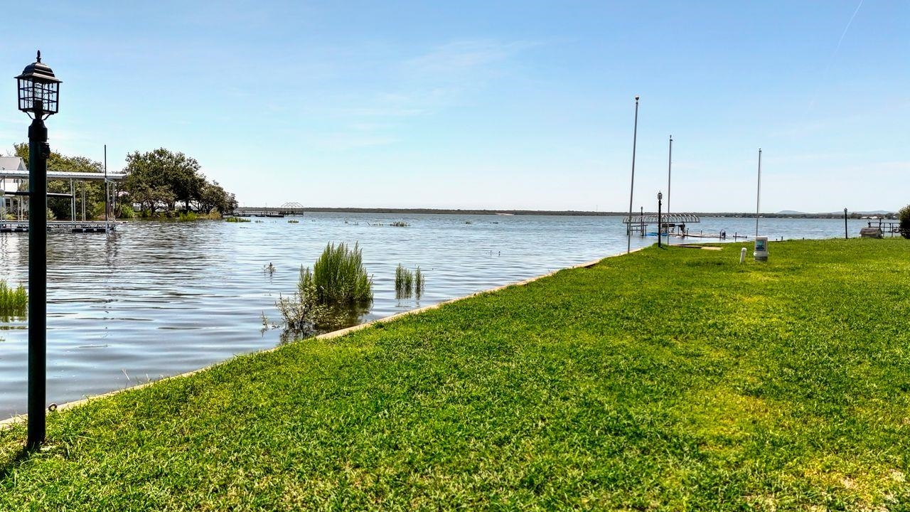 220 W Lakecrest Drive Bluffton TX 78607
