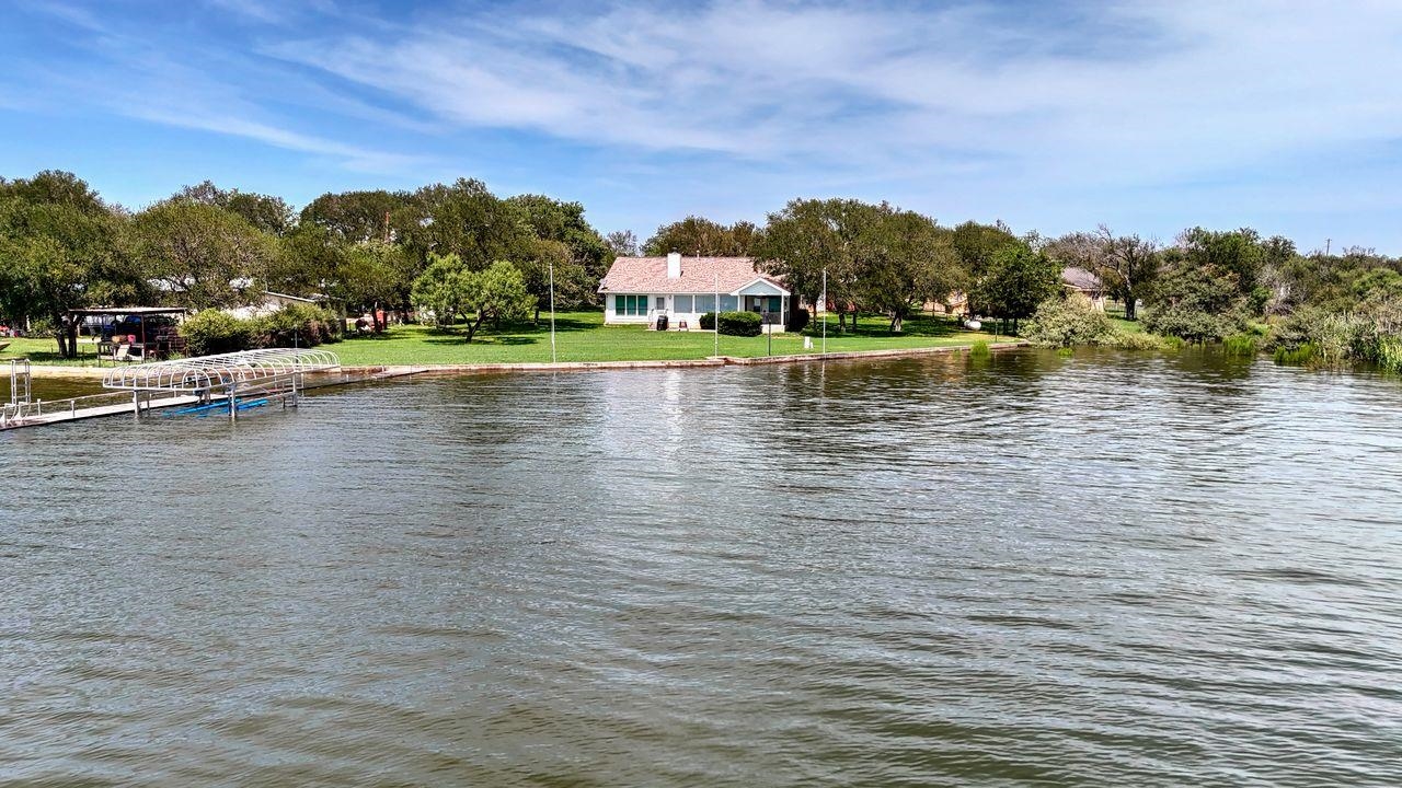 220 W Lakecrest Drive Bluffton TX 78607