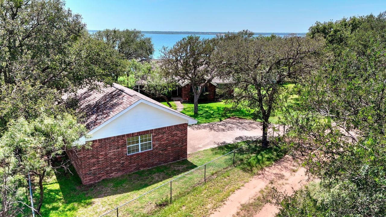 220 W Lakecrest Drive Bluffton TX 78607