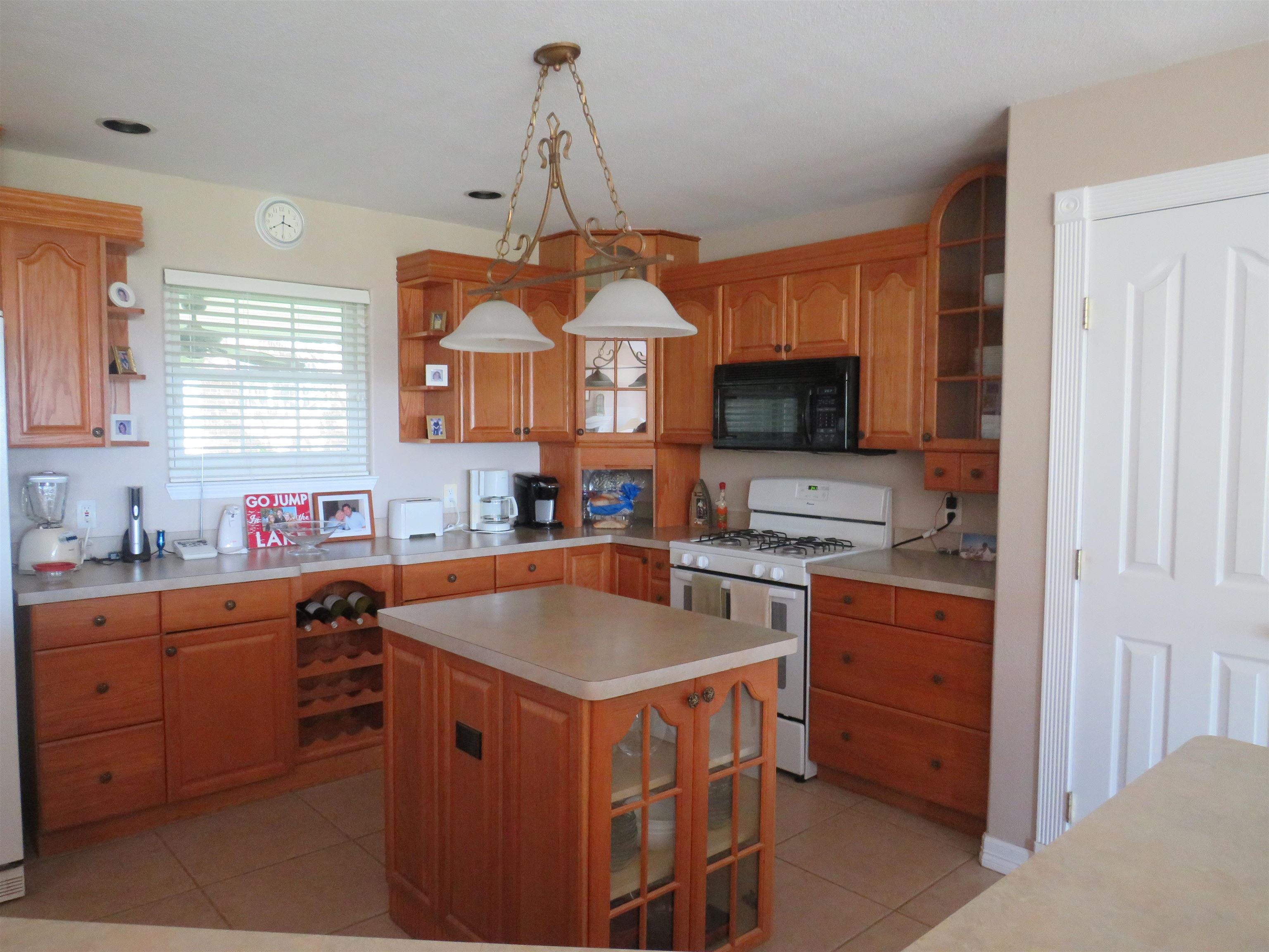 220 W Lakecrest Drive Bluffton TX 78607