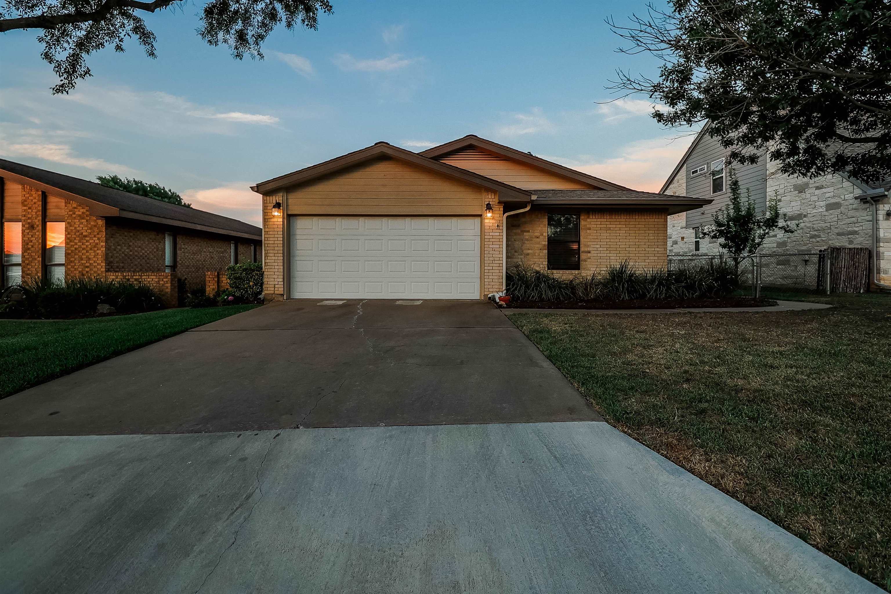 424 Spyglass Street Meadowlakes TX 78654