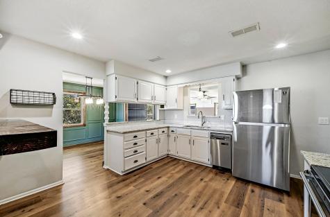551 N Grange Bertram TX 78605