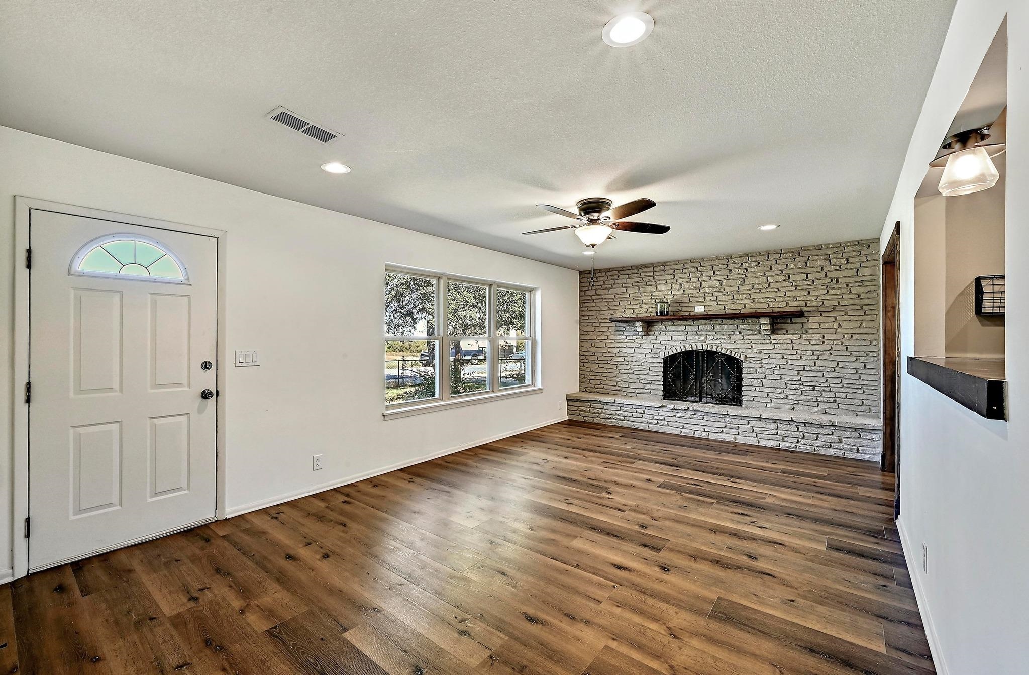 551 N Grange Bertram TX 78605