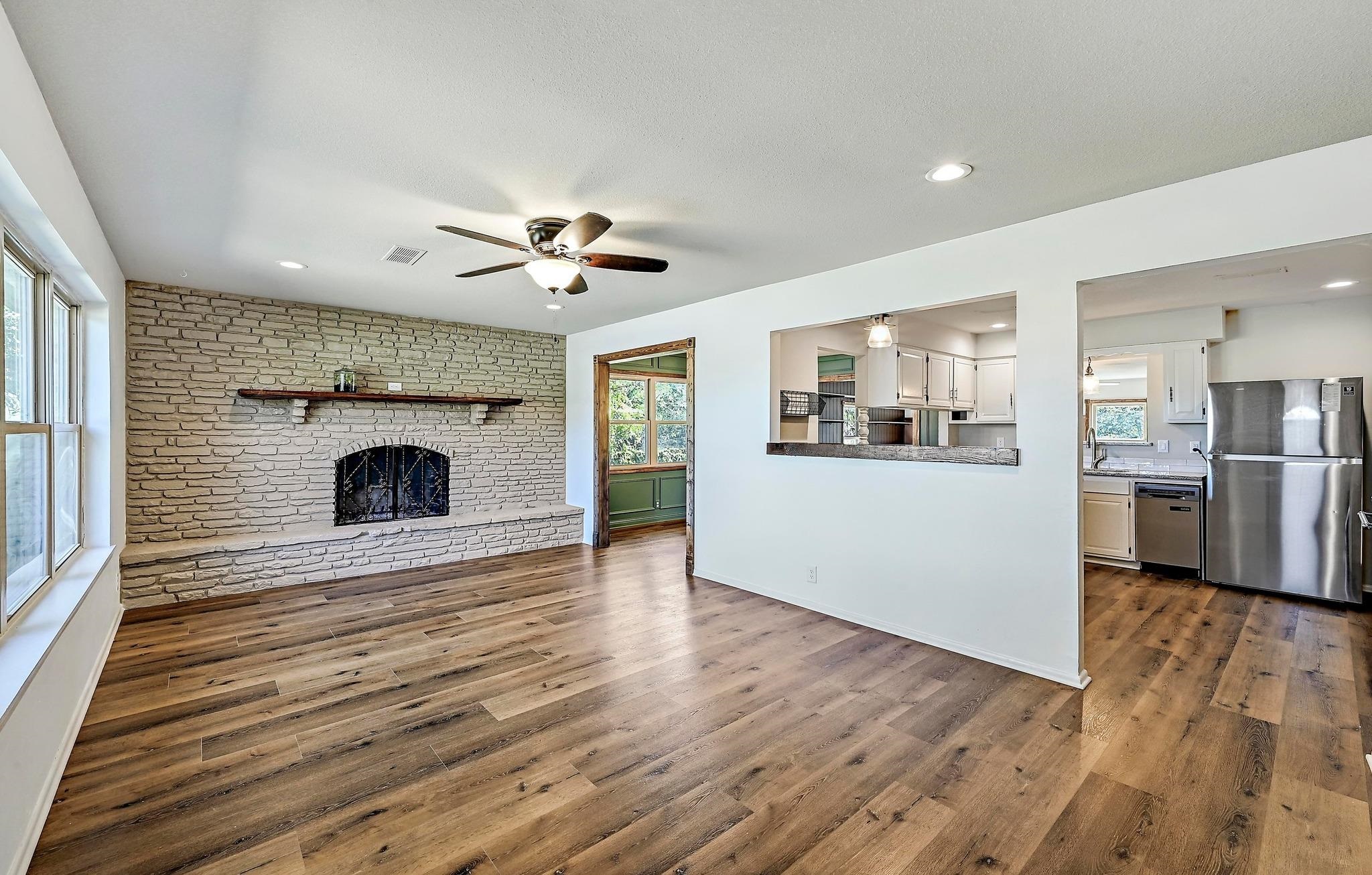 551 N Grange Bertram TX 78605