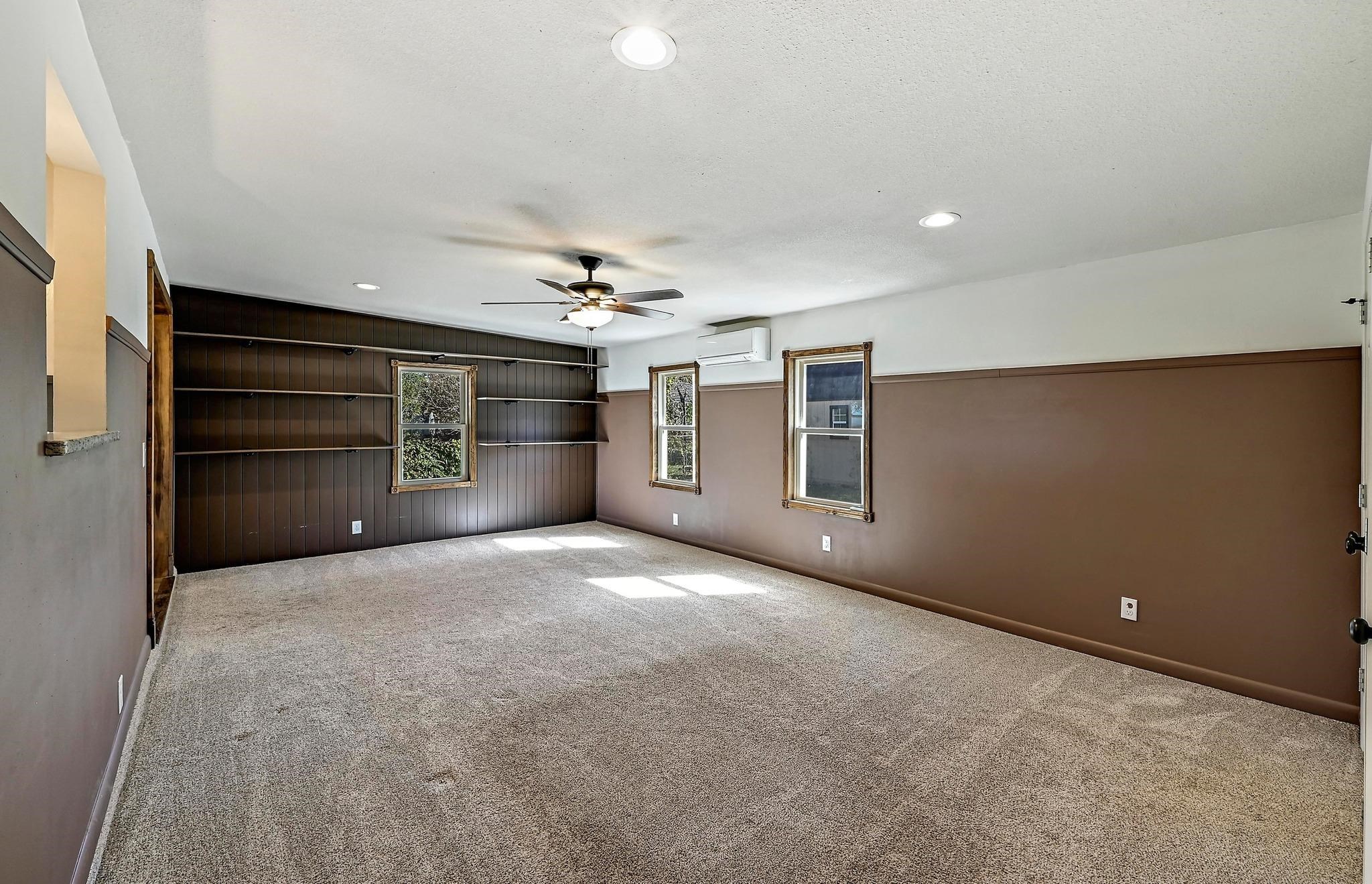 551 N Grange Bertram TX 78605