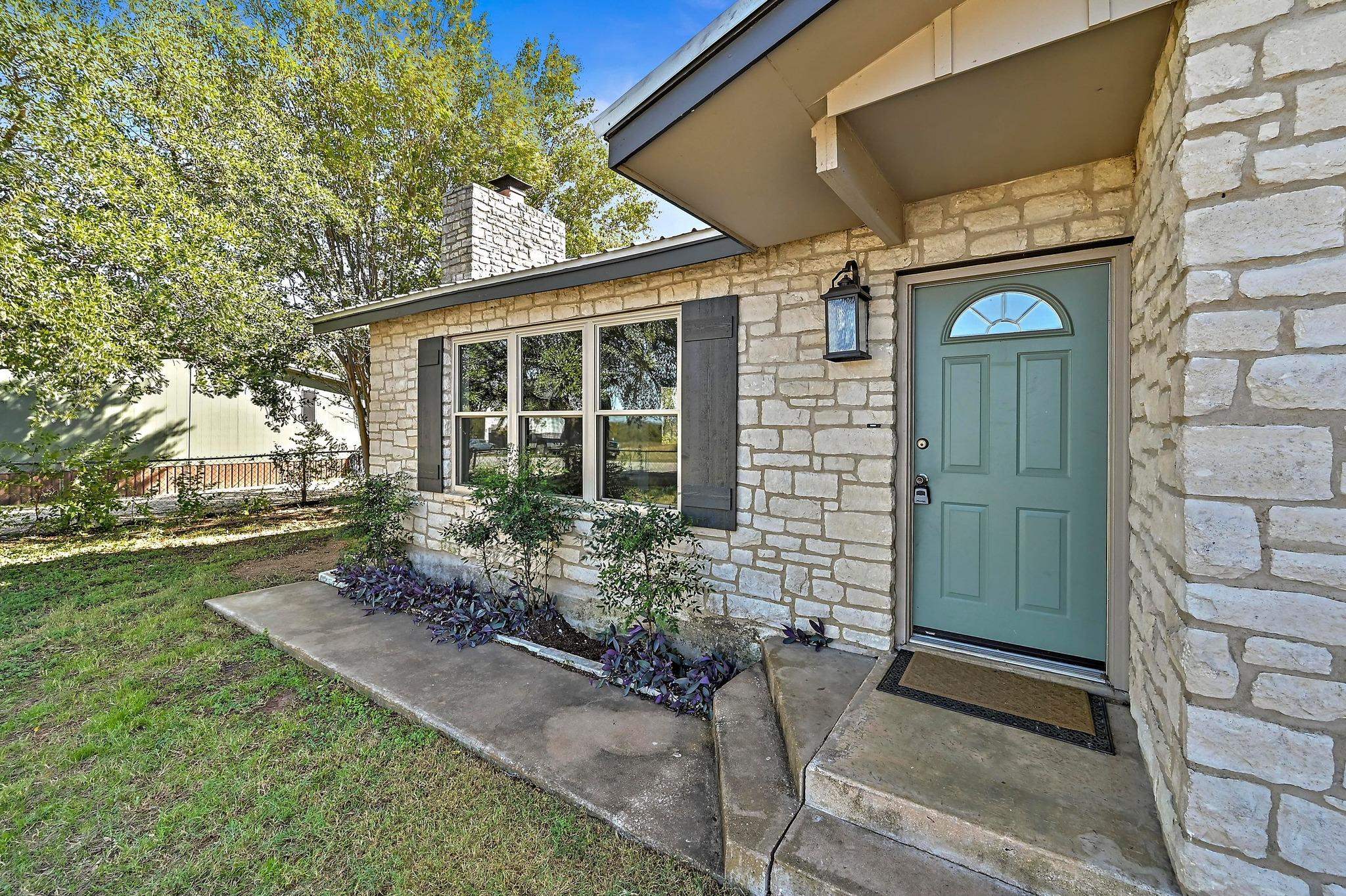 551 N Grange Bertram TX 78605