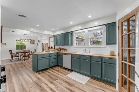 1303 Oak Street Burnet TX 78611