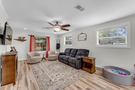1303 Oak Street Burnet TX 78611