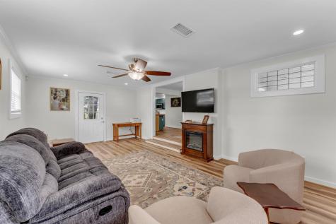 1303 Oak Street Burnet TX 78611