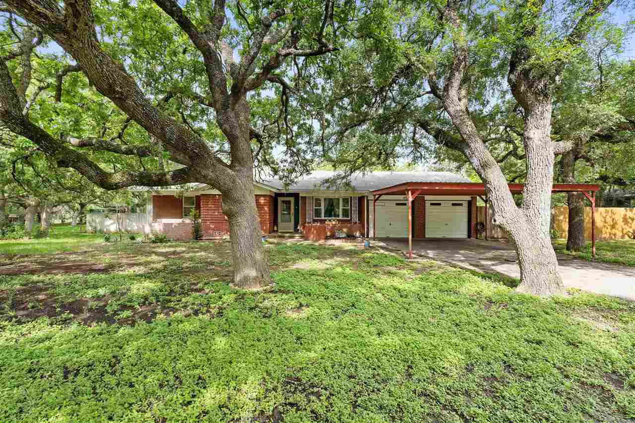 1212 Oak Street Burnet TX 78611
