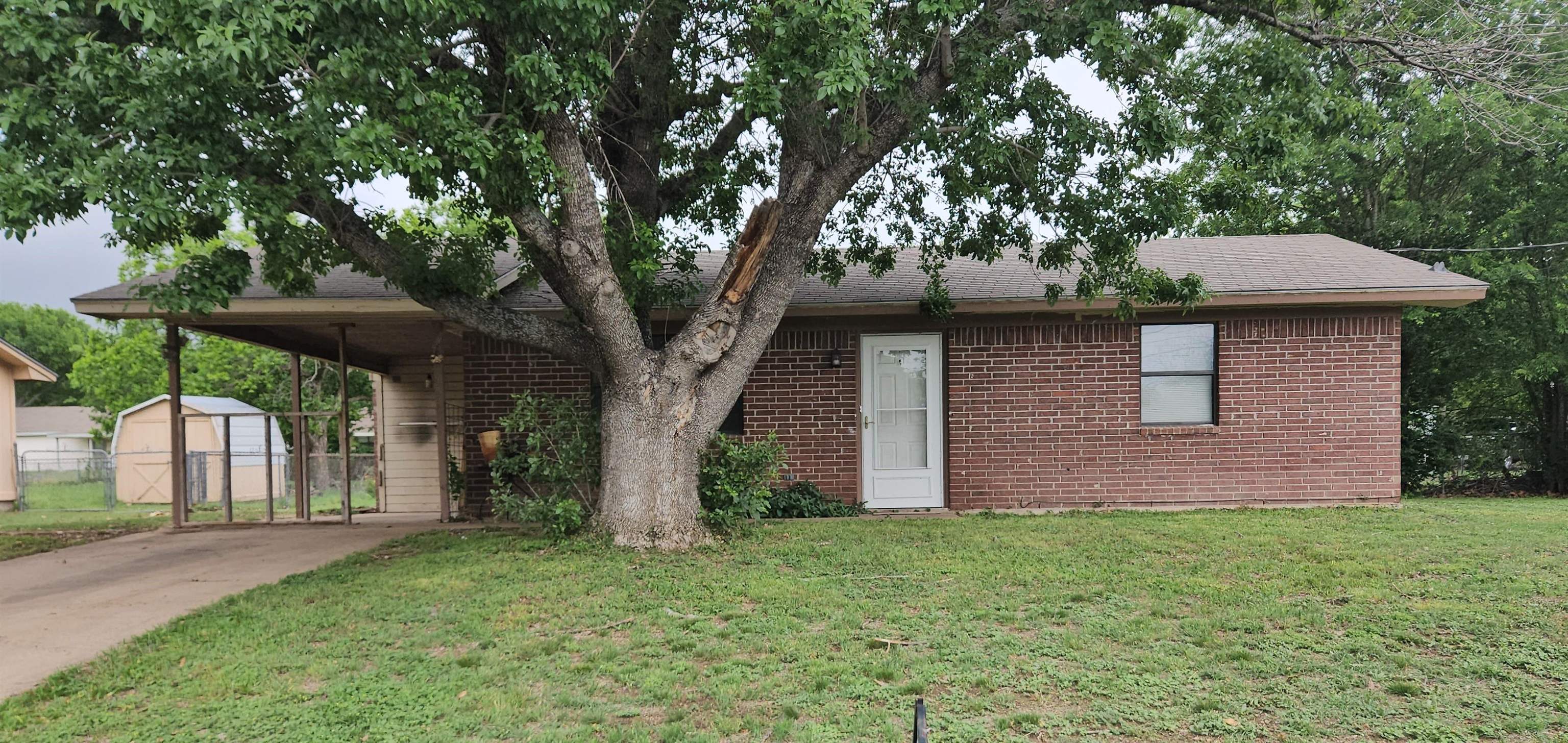 709 N Rhomberg Street Burnet TX 78611