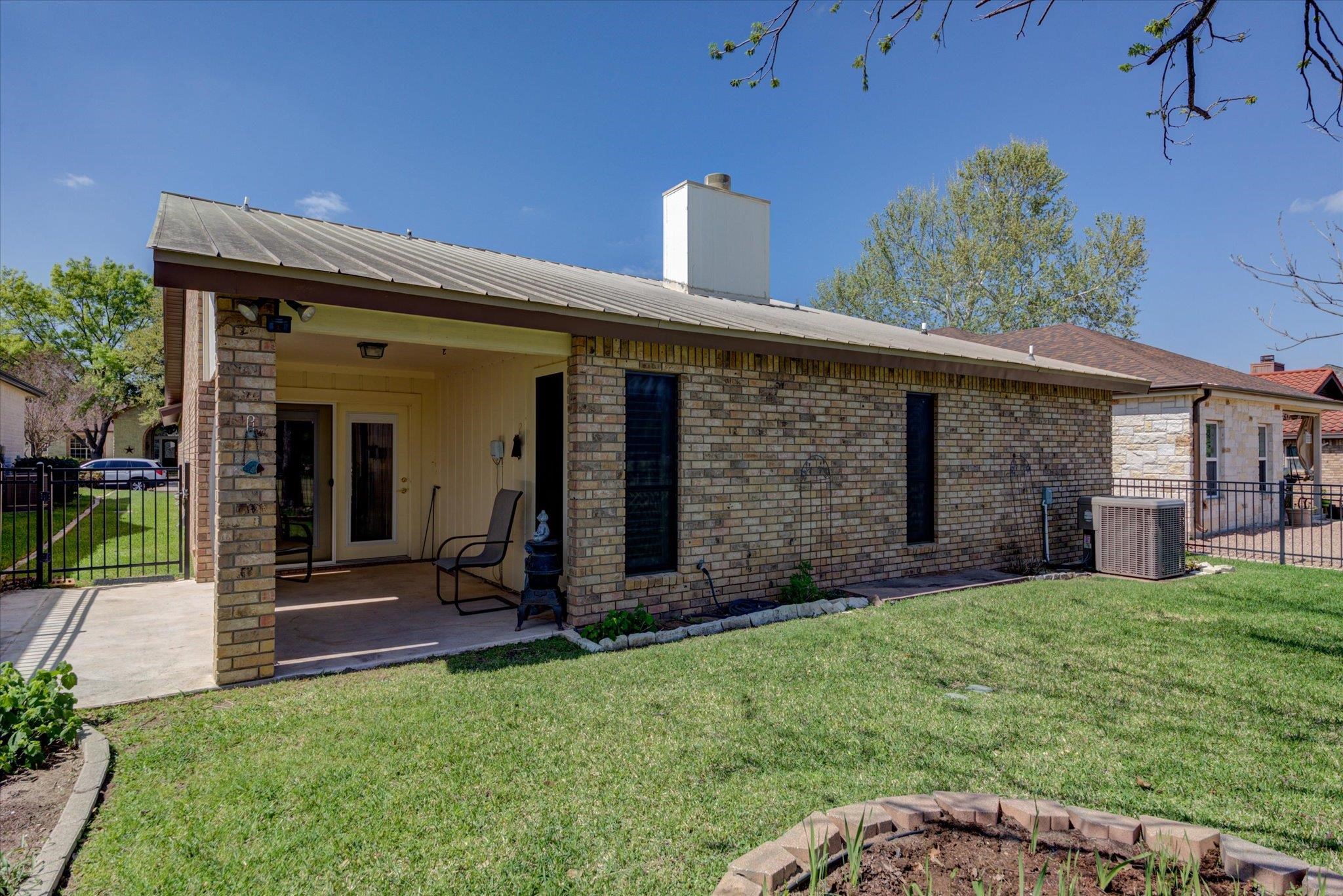115 Firestone Place Meadowlakes TX 78654