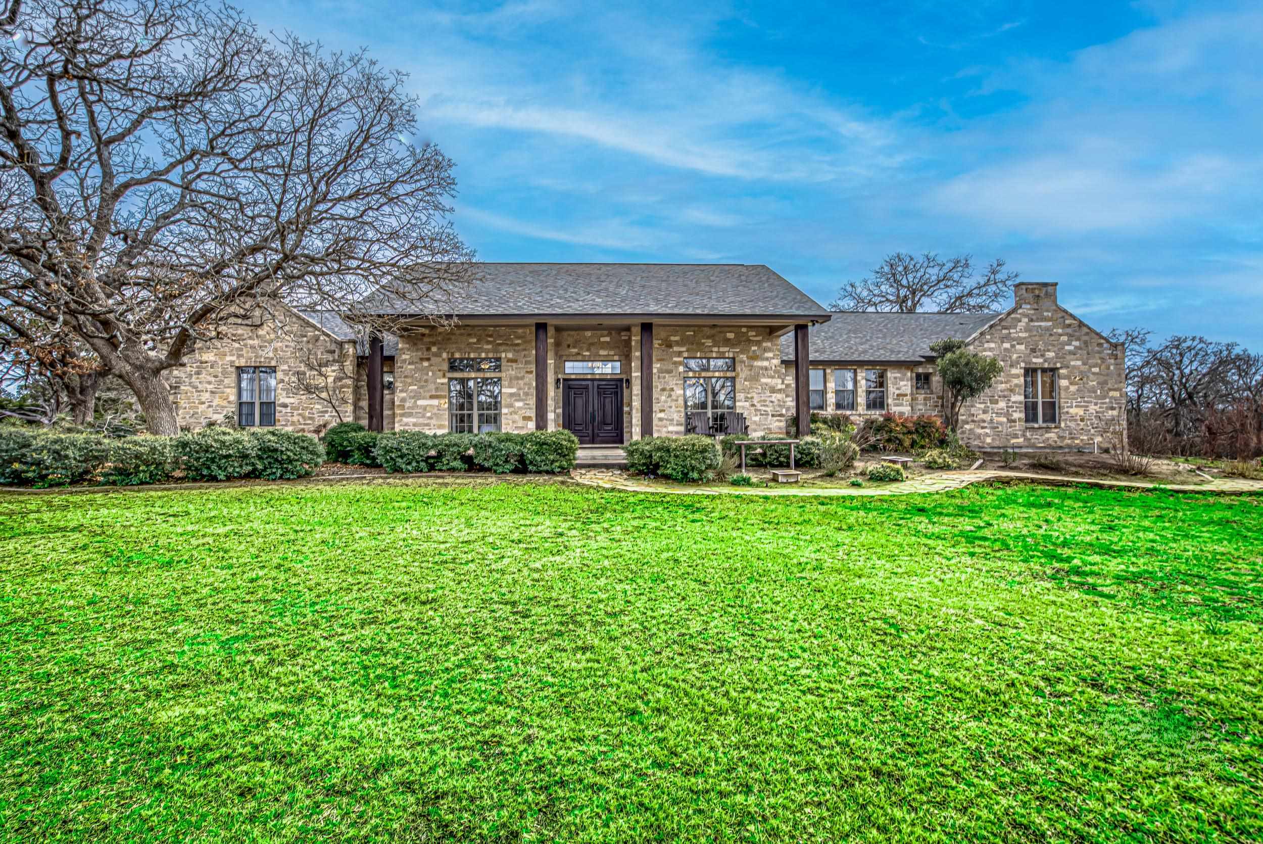 281 Oak Ridge Trail Kingsland TX 78639