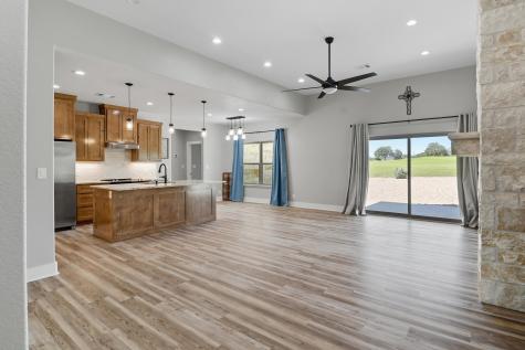 214 Oak Grove Parkway Kingsland TX 78639