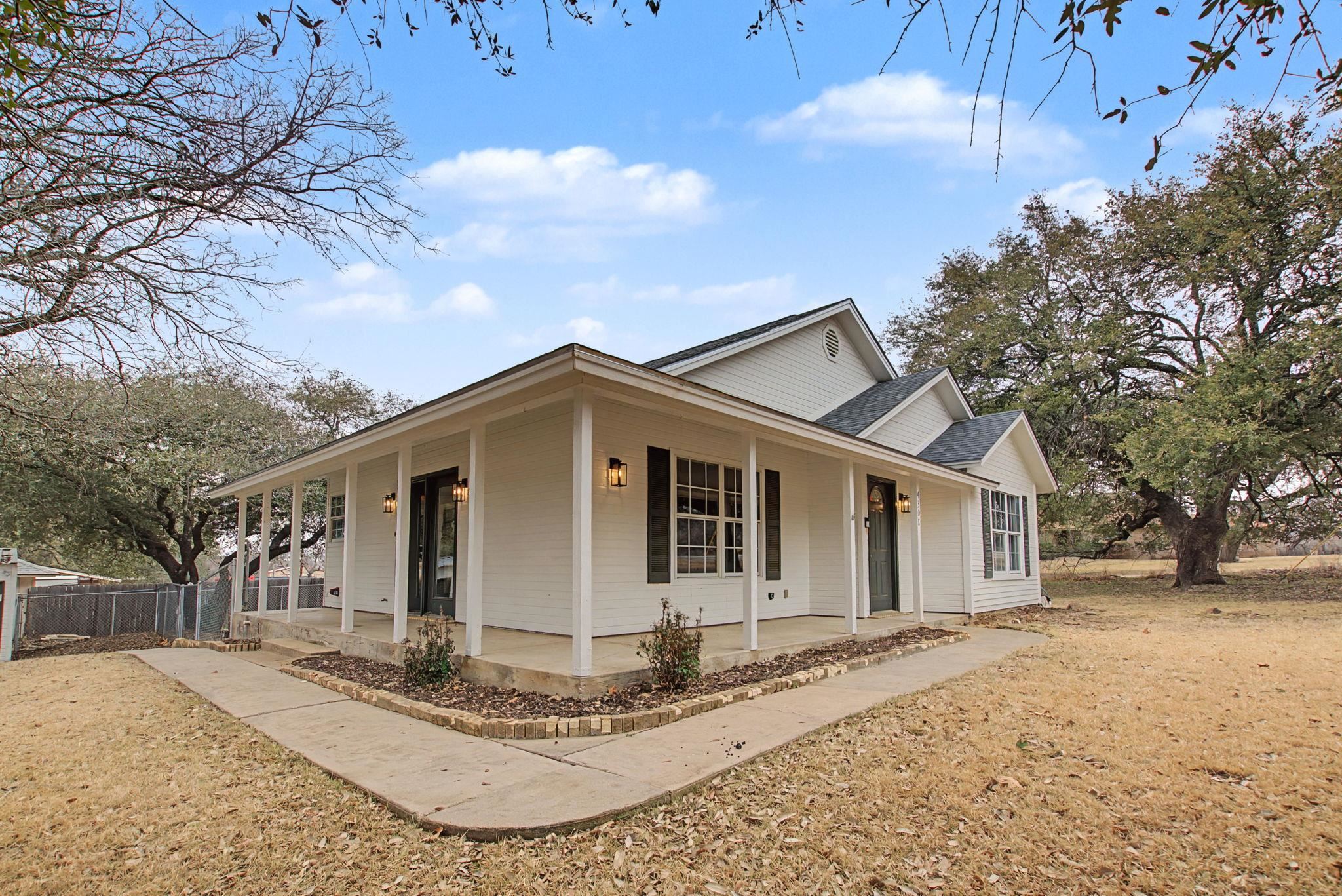 4308 Mountain View Kingsland TX 78639