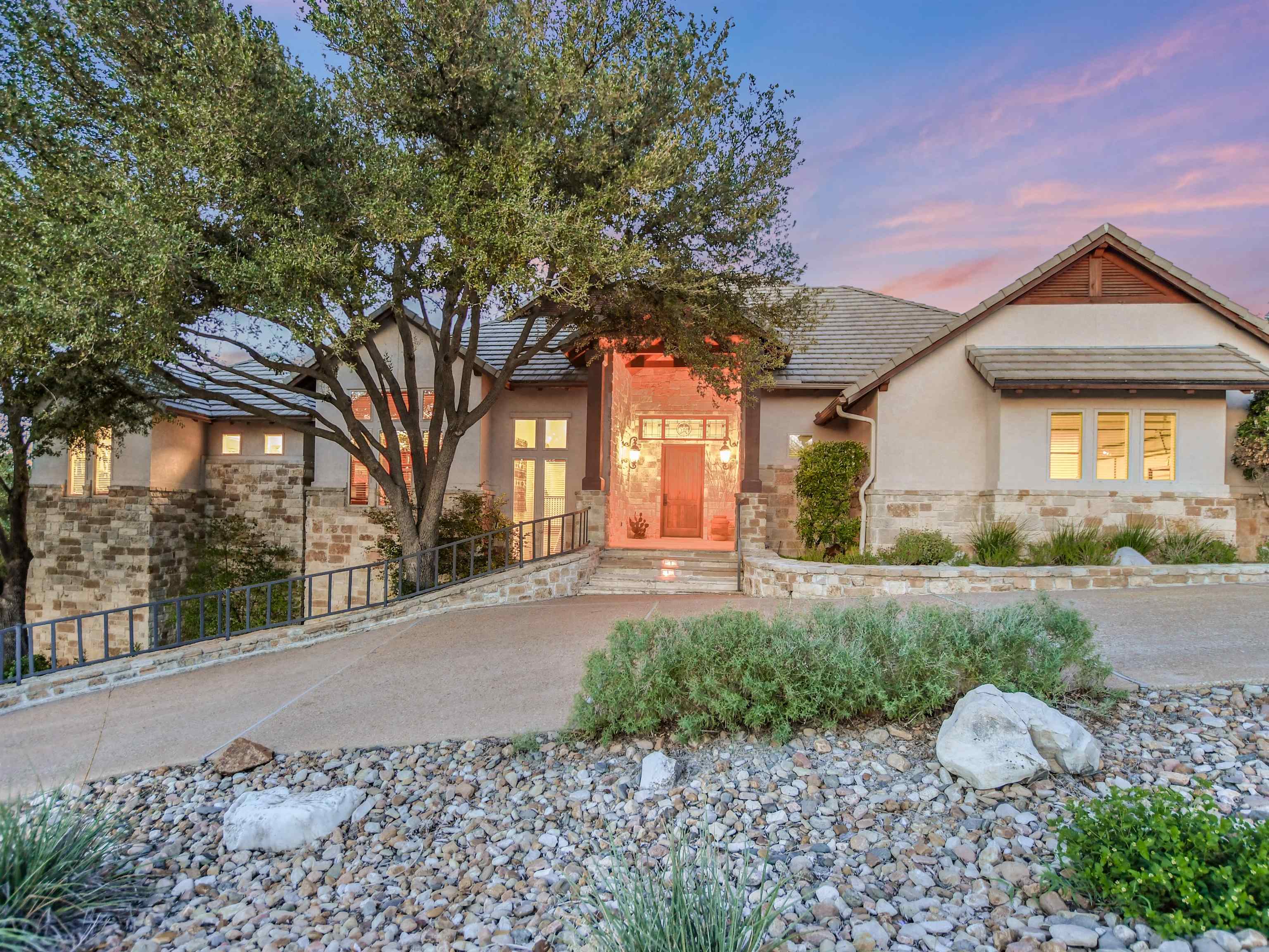 2811 Bay West Boulevard Horseshoe Bay TX 78657