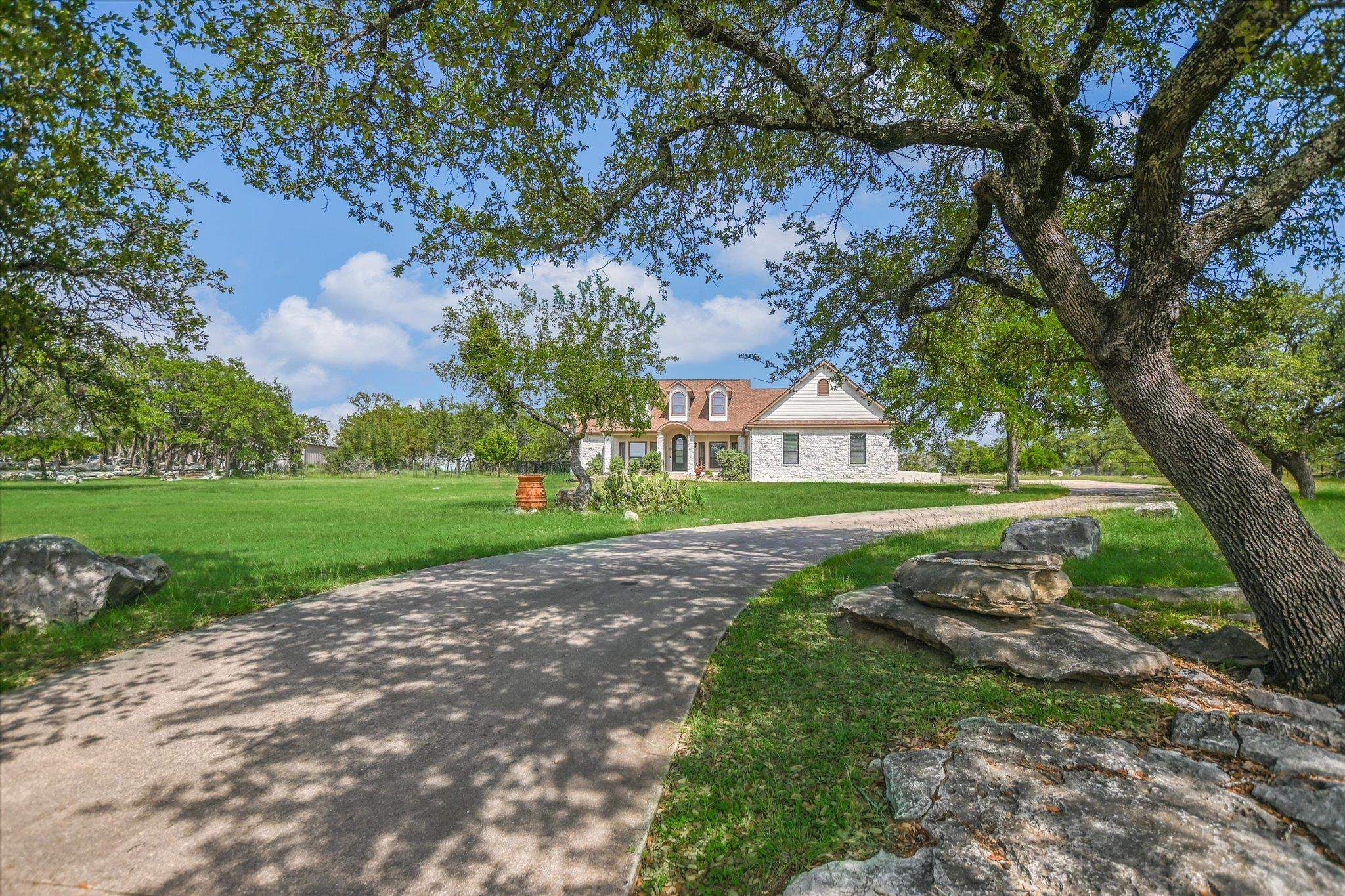 505 Vista View Trail Spicewood TX 78669