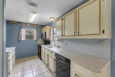 210 N River Oaks Drive Burnet TX 78611