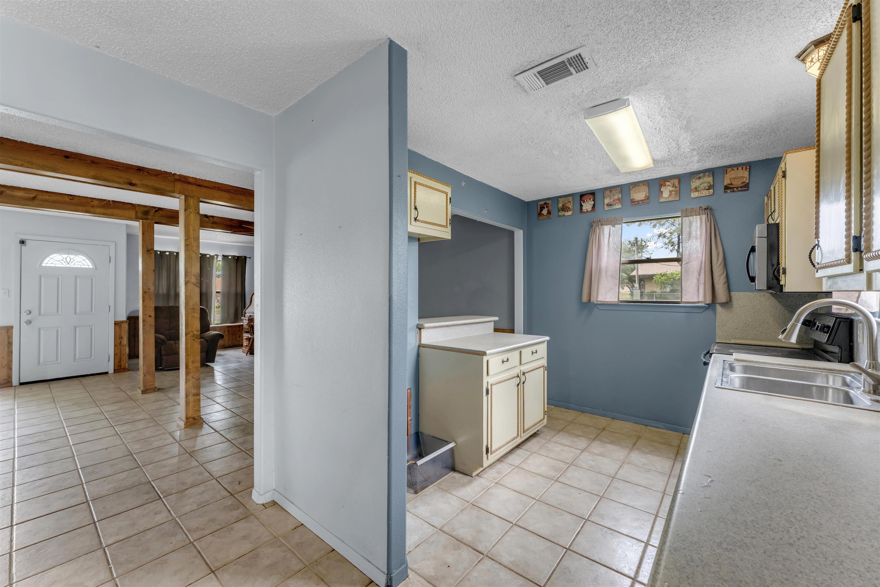 210 N River Oaks Drive Burnet TX 78611