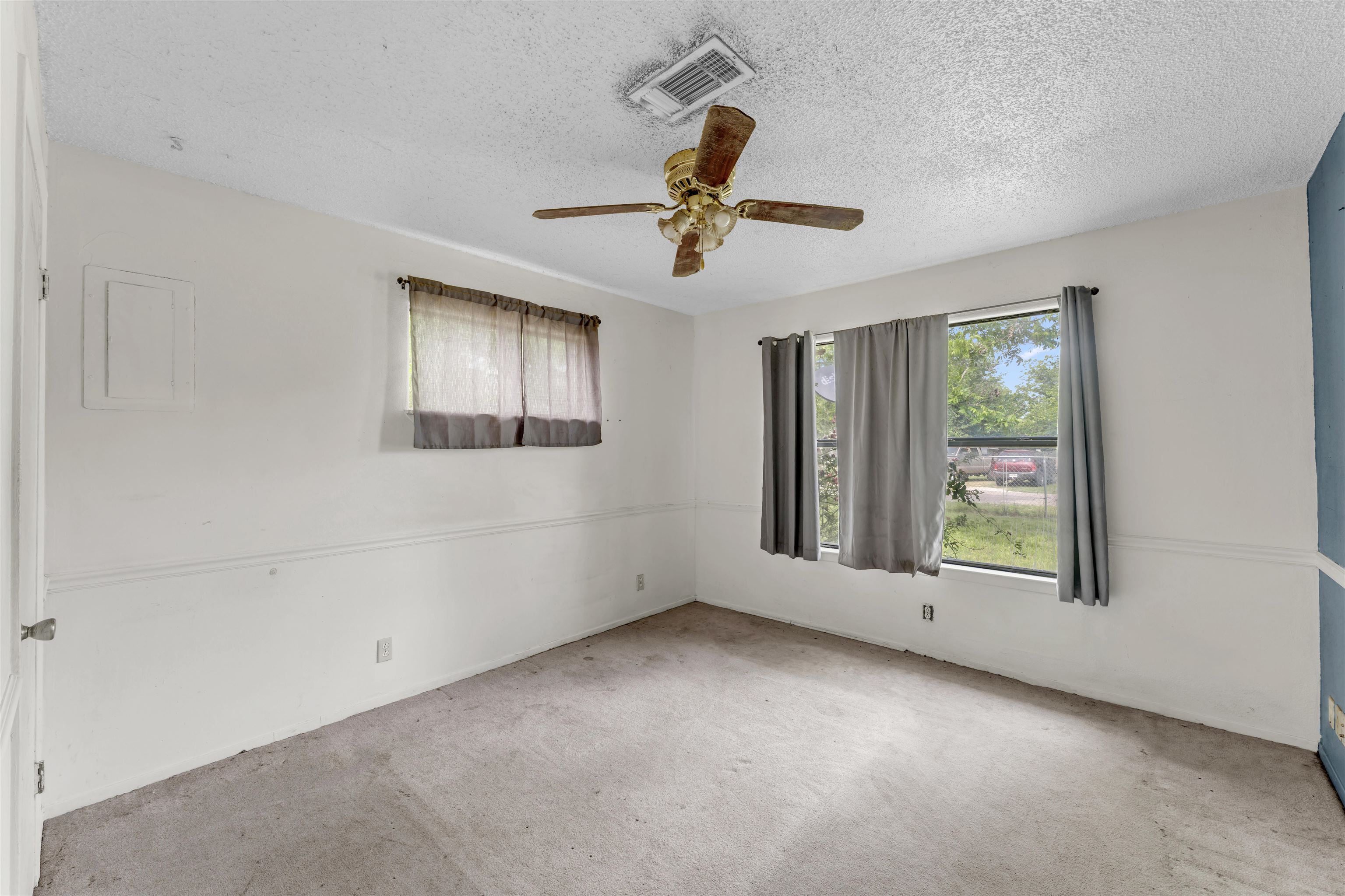 210 N River Oaks Drive Burnet TX 78611