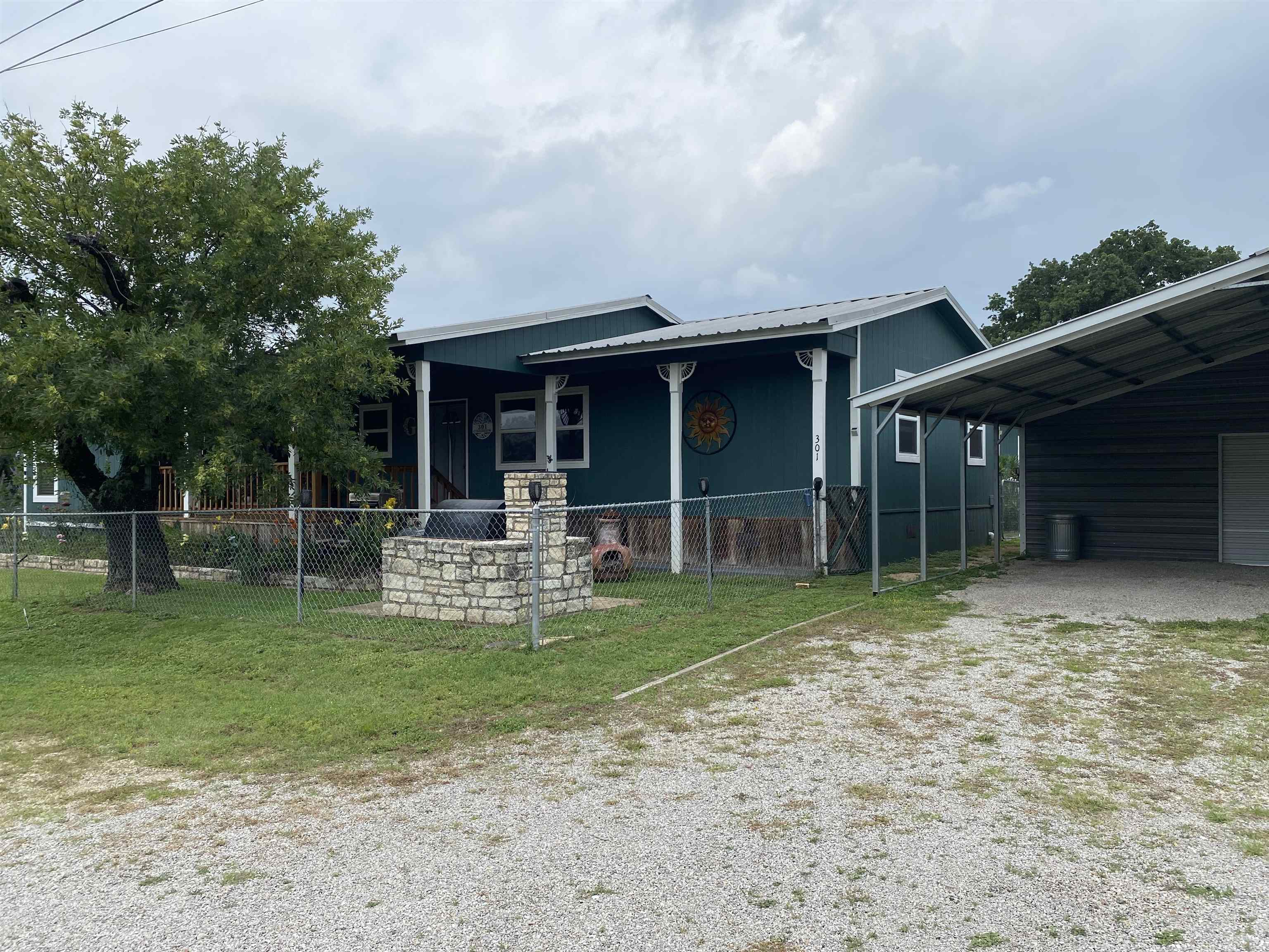 301 E Castlebriar Granite Shoals TX 78654